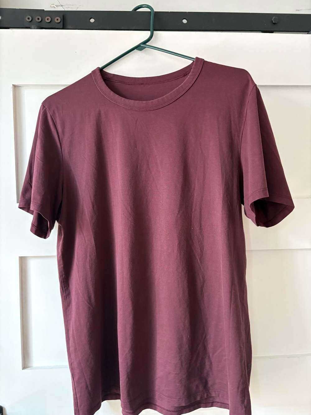 Lululemon Men's Crew Neck T-Shirt in Burgundy - Classic Casual Tee
